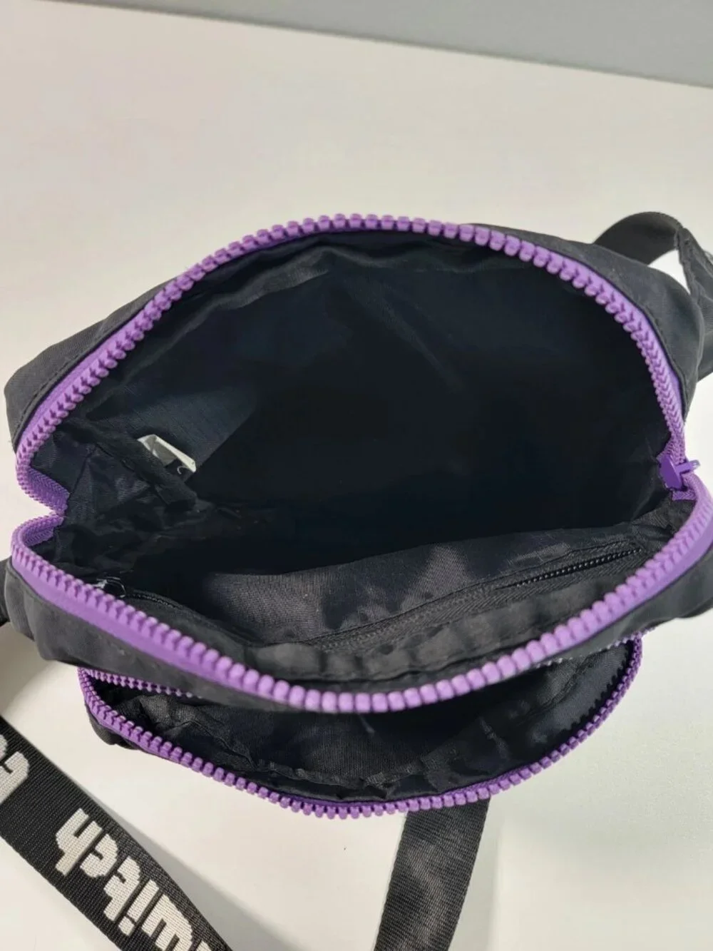 TwitchCon Exclusive Fanny Pack Belt Bag - Streamer Gamer Purple Trim
